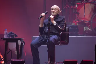 Térdműtét miatt került kórházba Phil Collins