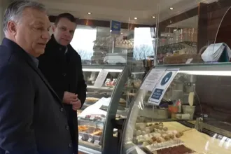 Rendeződhet a fagyi-ügy, Török Gábor megkapja Orbántól a neki ígért gombócot