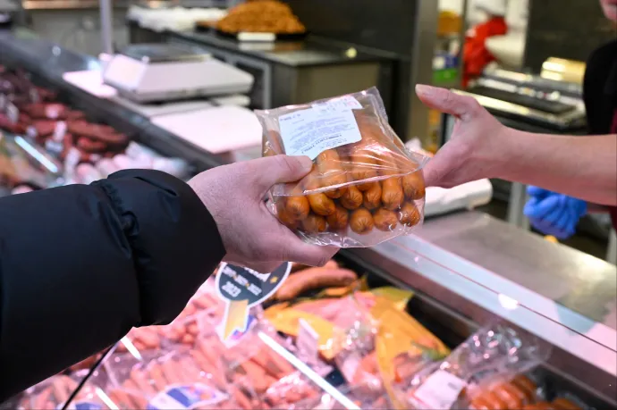 Október közepéig kézbesítik a nyugdíjasok élelmiszer-utalványát