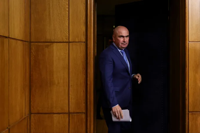 Bolojan bejelentette: emelik a bírák és ügyészek nyugdíjkorhatárát és felső értékhatárt vezetnek be