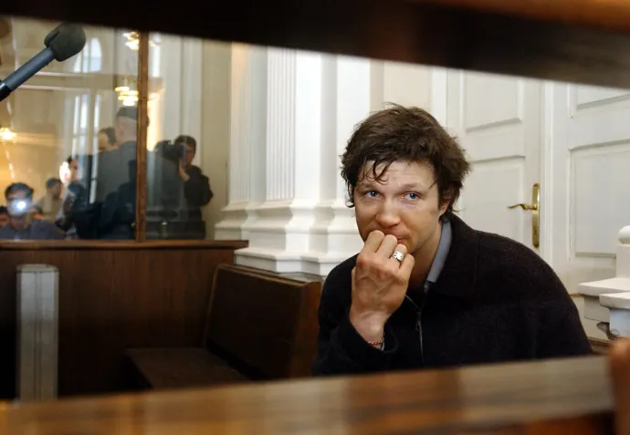 Bertrand Cantat a vilniusi bíróságon 2004. március 18-án – Fotó: Eric Feferberg / AFP