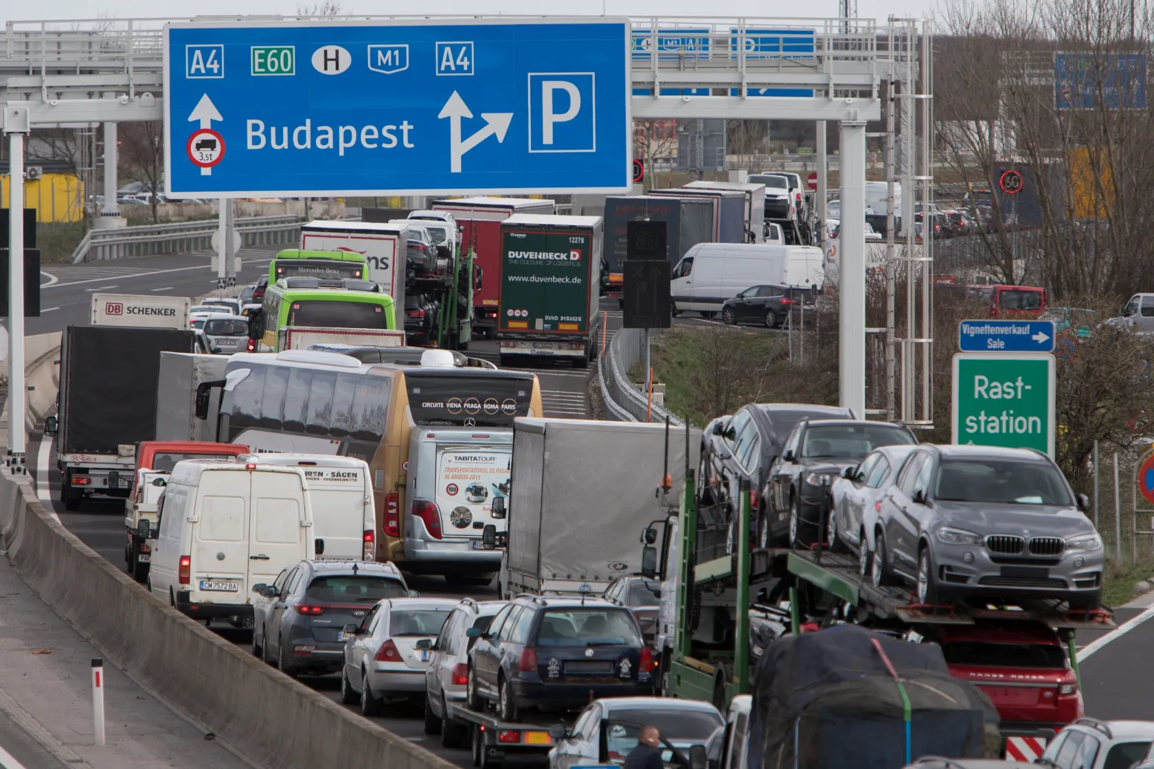 Haza kellene jönni fél évre dolgozni az ingázóknak az Otthon Starthoz, bár lehet még kiskapu