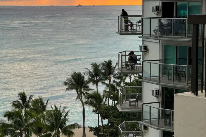 A fukusimai atomerőművet is kiürítették, Hawaiin elmúlt a cunamiveszély az oroszországi földrengés után