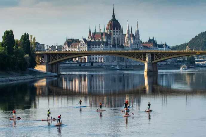 Budapest a Dunáról: naplementés és hajnali SUP-túrák a város szívében (x)