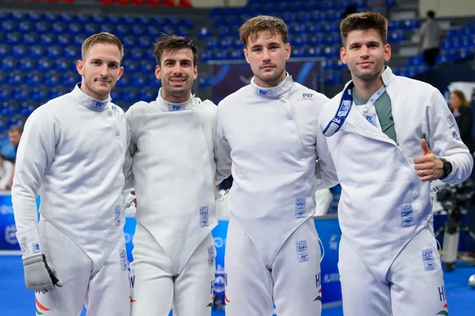 Ezüstérmes lett a magyar férfi párbajtőrcsapat a tbiliszi vívó-világbajnokságon
