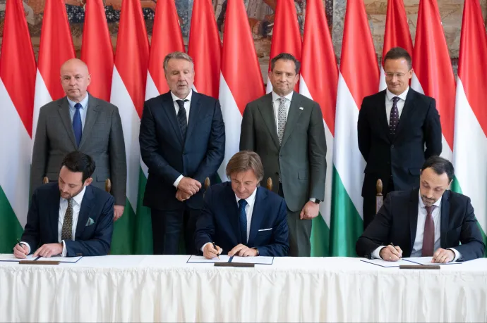 Szijjártó bejelentette: Előkészítik, hogy Paks II. mellett amerikai moduláris atomerőművek is épülhessenek Magyarországon