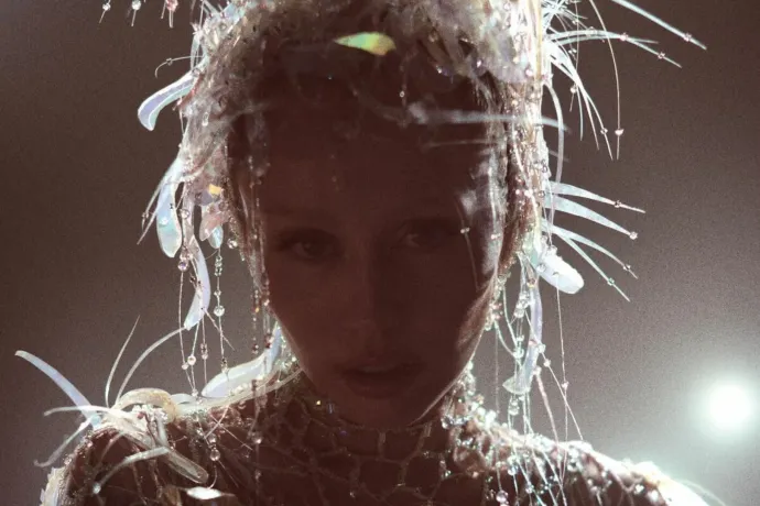 A kalapácsot nyalogató sztár is teljesen rendben volt, de a józan Miley Cyrus igazi példakép