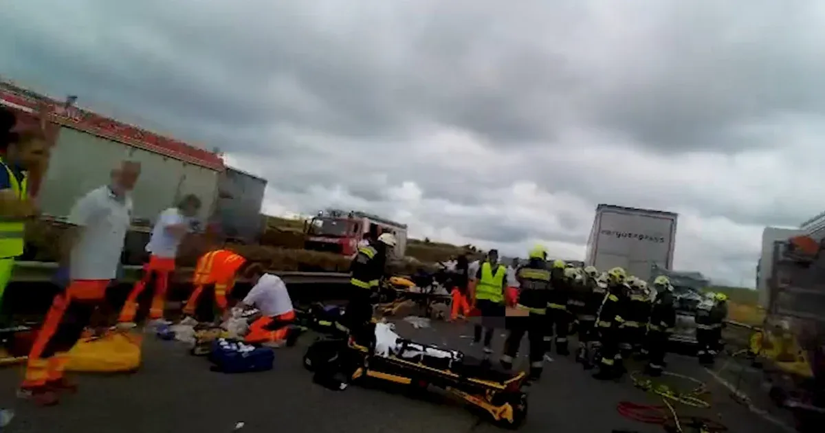 Megrázó videót tett közzé a rendőrség egy olyan autóbalesetről, amiben egy kisgyerek is meghalt