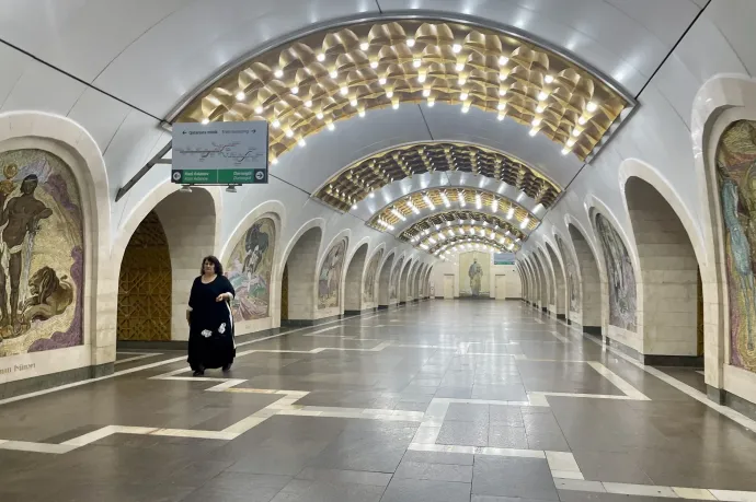Baku belváros, metróállomás, Szűz-torony és tengerpart – Fotó: Tenczer Gábor / Telex