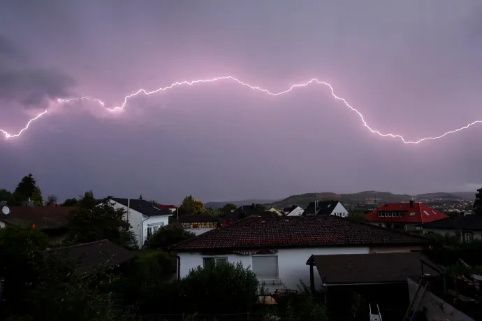 Több mint 800 kilométer hosszú villámot jegyeztek fel