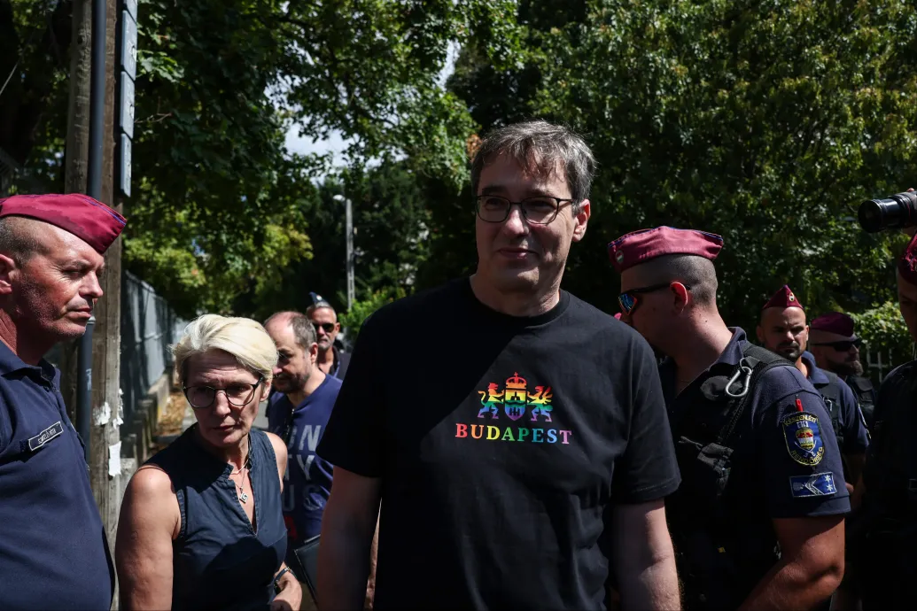 Karácsony a rendőrségi kihallgatása után: Csak egy fotót csináltak, ami okozott egy kis problémát – Forrás: Telex.hu