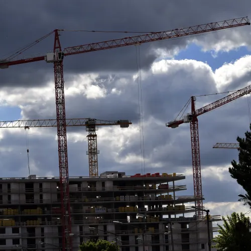 Törékeny egyensúlyon múlik, hogy nagy drágulást vagy építési boomot hoz az Otthon Start