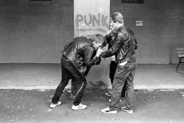 Közel 600 lenyűgöző fotón köszön vissza az ábécébe szedett 20. század