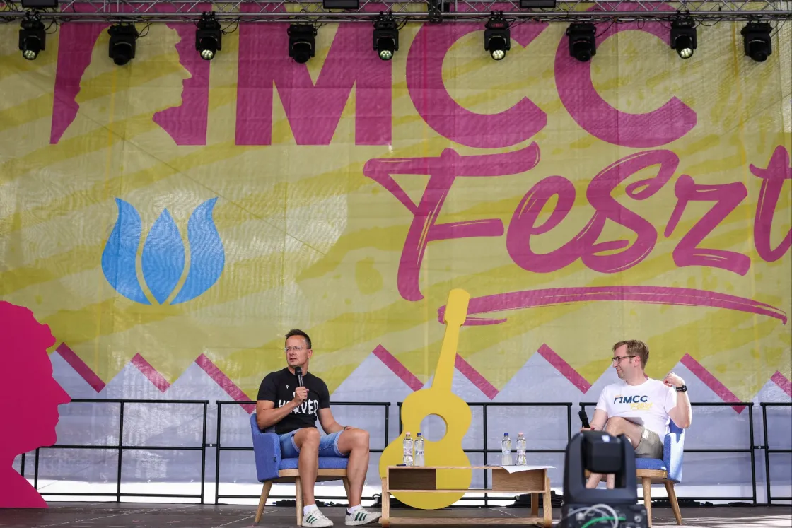 Szijjártó Péter: Nagyon várom A mi kis falunk tizedik évadát