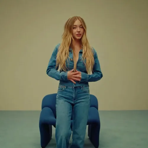 Nem a génekről, csak a jó farmerről szólt a reklámjuk Sydney Sweeney-vel, állítja az American Eagle