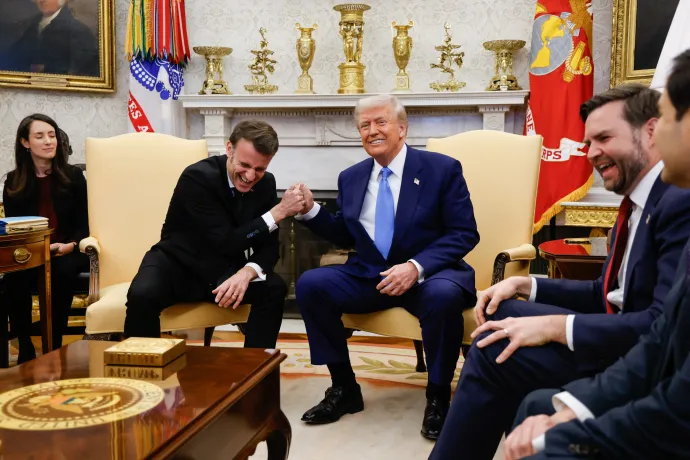 Emmanuel Macron és Donald Trump a Fehér Házban tartott találkozójukon 2025. február 24-én – Fotó: Ludovic Marin / AFP
