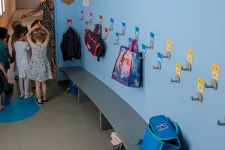 Kiakadtak a szülők a fideszes képviselőre, aki takarás nélkül tett ki videót ovisokról