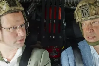 Szalay-Bobrovniczky Gulyás Gergelynek: Nagyon menő lenne ezzel behajtani a Karmelitába, képzeld el!
