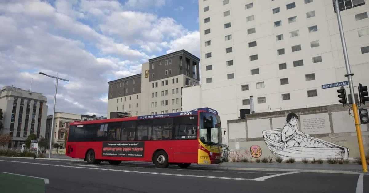 Bőröndbe rejtett egy kétéves kislányt egy nő egy új-zélandi távolsági buszon