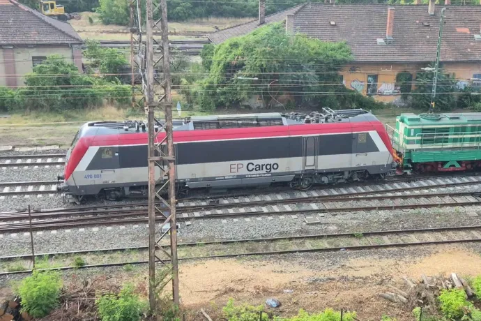 Tolatás közben kisiklott egy mozdony Rákosrendezőnél, a MÁV vezérigazgatója azonnali vizsgálatot rendelt el