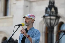 Bayer Zsolt az ELTE oktatójának kirúgását követeli, Sulyok Tamás szerint Fleck Zoltán erőszakra buzdított