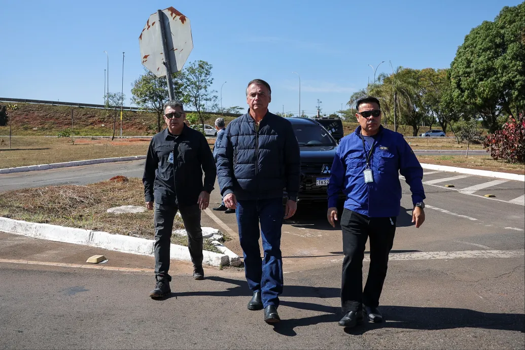 Bolsonaro annyit kavart Trumppal, hogy házi őrizetbe helyezték
