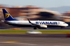 Pszichés nyomásgyakorlás és megtévesztés miatt indított eljárást a Ryanair ellen a GVH