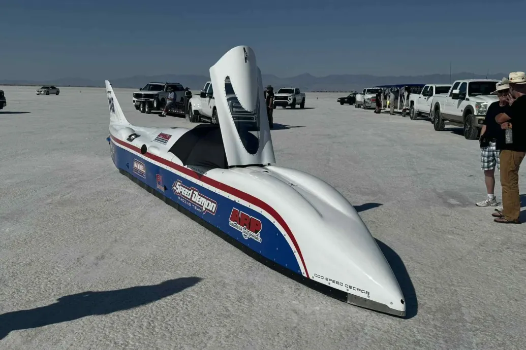 Elvesztette az irányítást a 455 km/h-val száguldó rakétakocsi felett, és szörnyethalt a sofőr az Egyesült Államokban Kép