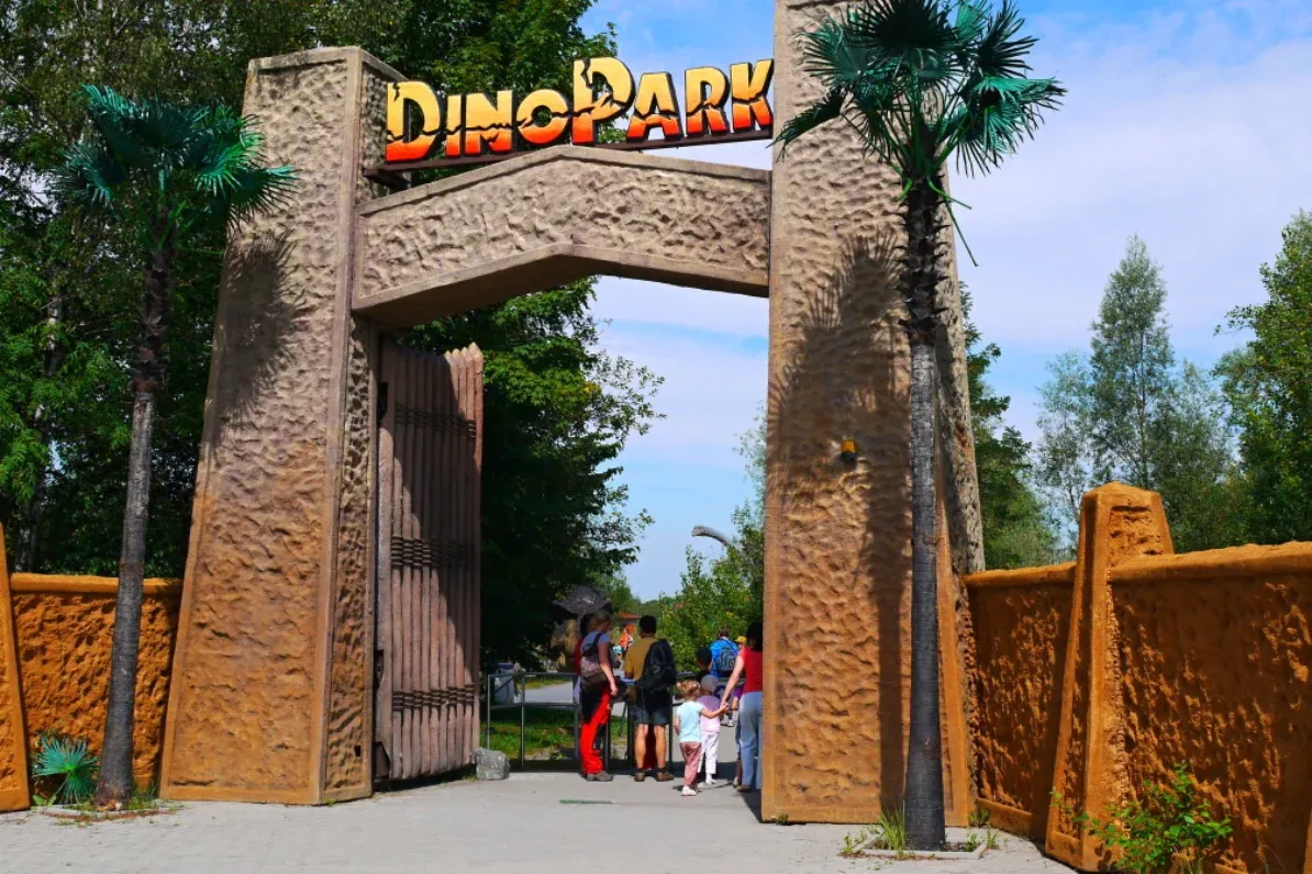 A fia beleszeretett a dinókba, ezért megépítette a közép-európai Jurassic Park-láncot