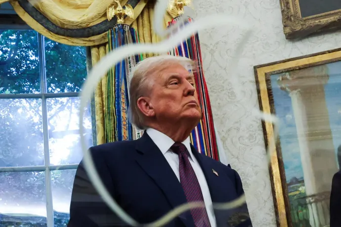 Trump újabb vámokat lengetett be, 100 százalék jöhet a csipgyártókra
