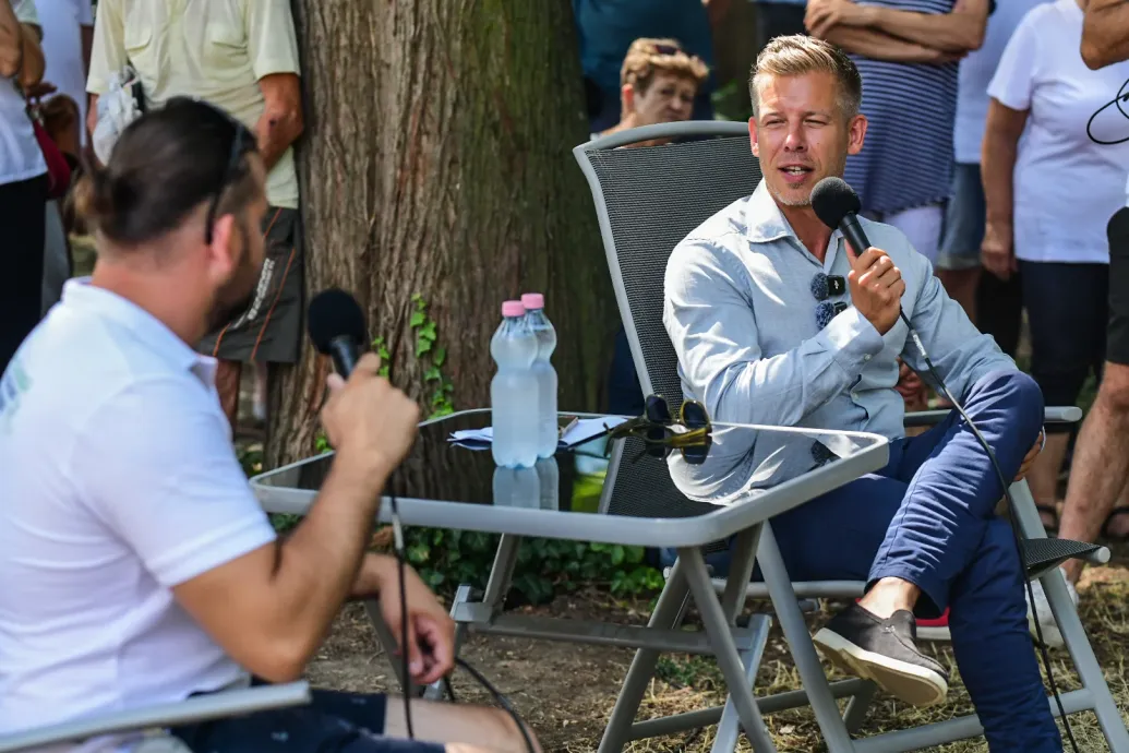 Két napja Magyar Péter nyelvbotlásával haknizik a kormánysajtó és a Fidesz – Forrás: Telex.hu