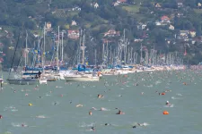 Szombaton tartják meg a korábban kétszer elhalasztott Balaton-átúszást