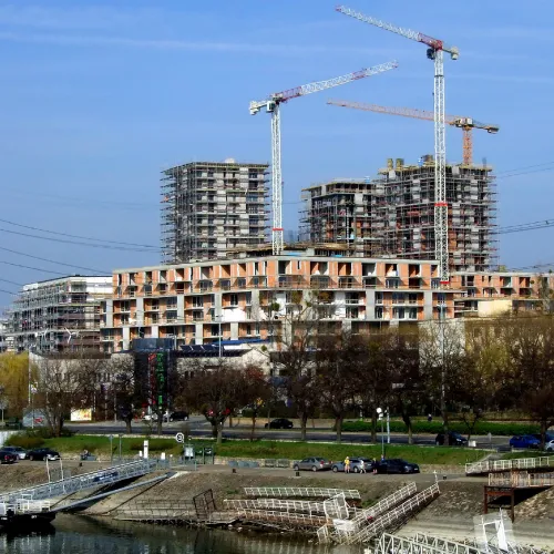 Csak az olcsóbb környékeken, és 2028 után várhatóak a nagy Otthon Start-lakóházak