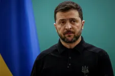 Zelenszkij: Az ukránok nem fogják átadni a földjüket a megszállóknak
