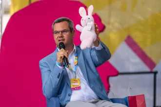Amúgy te miért nem teszel semmit? – kérte számon az EESZT leállásáról kommentelő Magyar Pétert az egészségügyi államtitkár