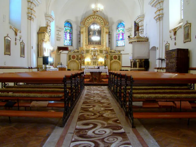 A ferencesrendi templom – Fotók: Wikipédia