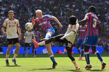 Tizenegyesekkel nyerte az angol szuperkupát a Crystal Palace