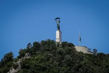 Lezuhant és sziklára esett egy férfi a Gellért-hegyen