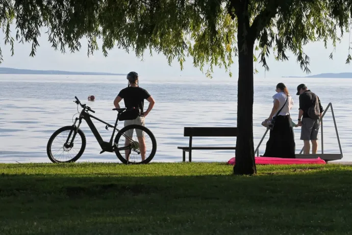 A Balatonkörön bringázók kétharmada nem visel bukósisakot