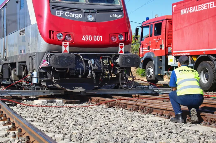 A MÁV-vezér szerint emberi hiba okozta egy mozdony kisiklását Rákosrendezőnél