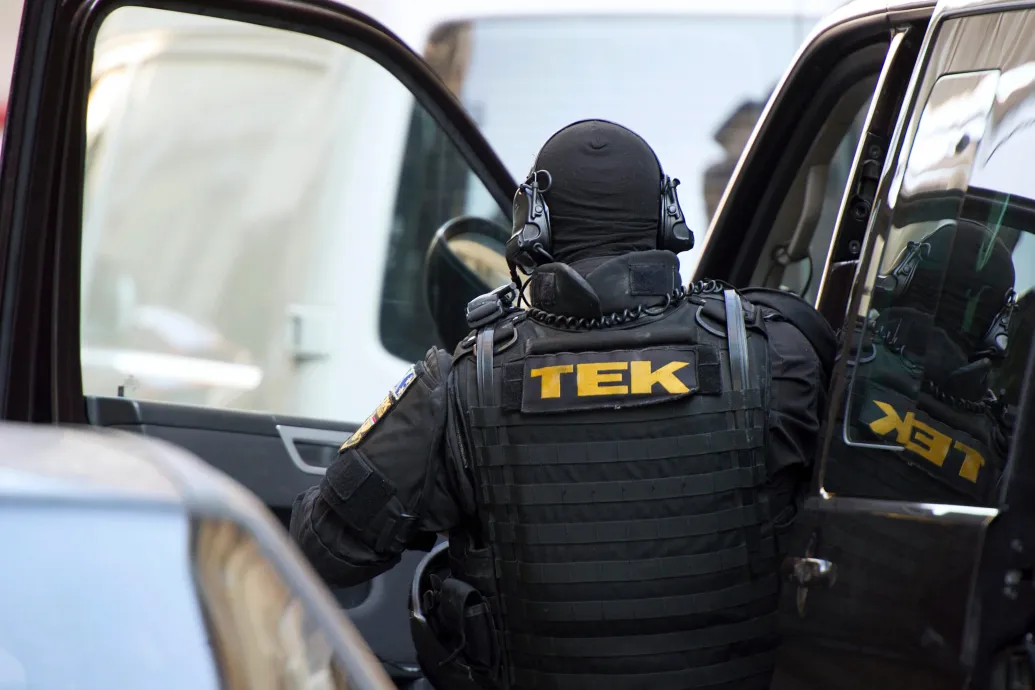 A békéről kell fogalmazást írnia a nyilvános kivégzésről csetelő 15 éves győri diáknak, akit az FBI segítségével fogtak el – Forrás: Telex.hu