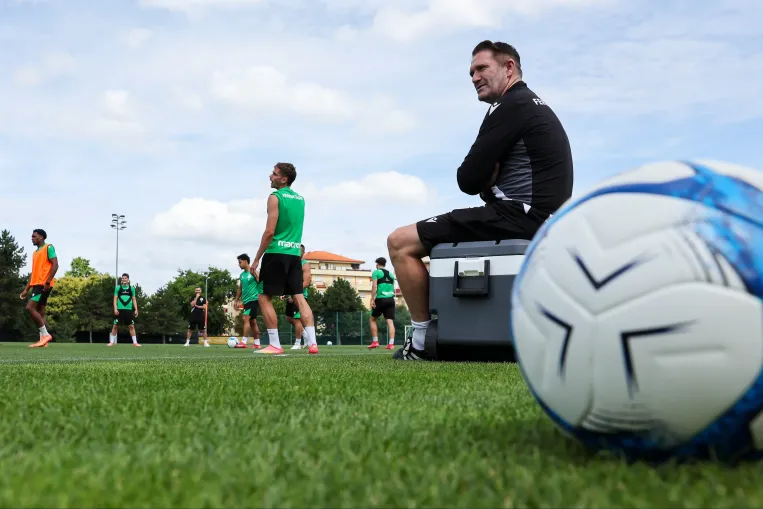 A stadionokban zúg a szarházi, Kubatov a Facebookon hisztizik – miért áll a bál az NB I.-ben?