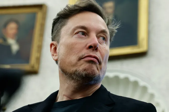 Musk rátámadt az Apple-ra, hogy miért nem az ő MI-alkalmazását favorizálják