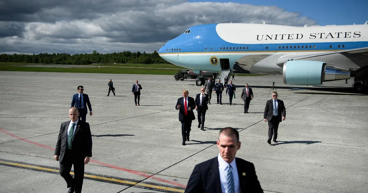 Trump és Putyin találkozója: Az alaszkai Elmendorf-Richardson bázis jelentősége Trump és Putyin találkozója: Az alaszkai Elmendorf-Richardson bázis jelentősége