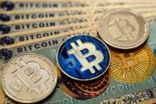 124 ezer dollárral újabb történelmi csúcsra ért a bitcoin