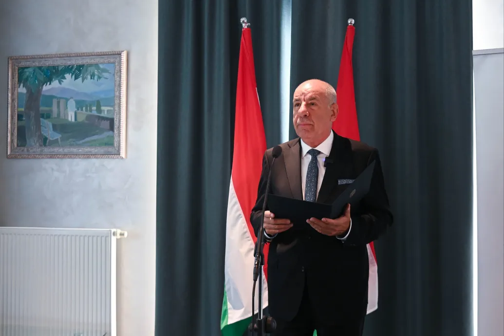 Sándor-palota: Sulyok Tamás nem reagál Török Gábor posztjára, mert az „méltatlan és kevéssé fajsúlyos” – Forrás: Telex.hu
