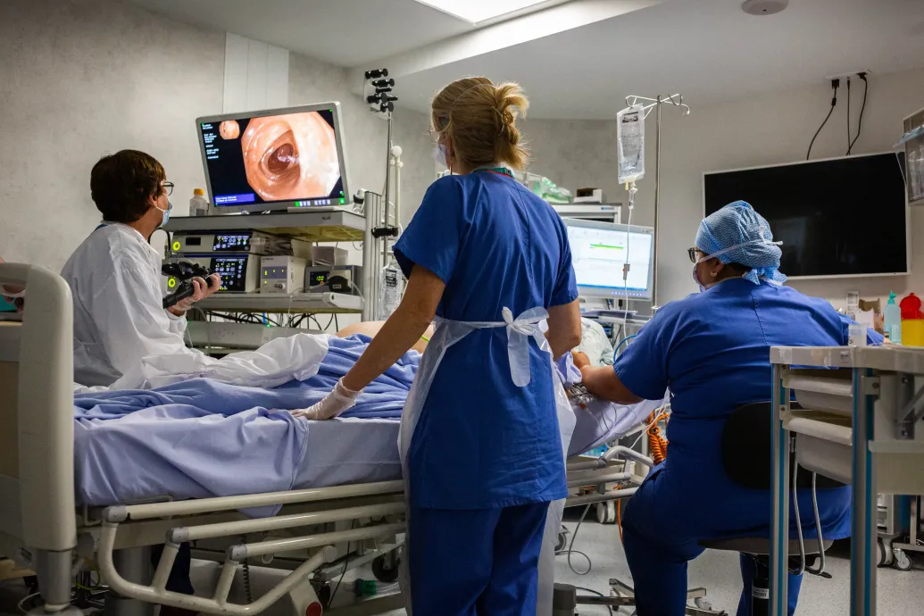 Már néhány hónap MI-használat is ronthatja az orvosok képességeit a rákos elváltozások diagnosztizálásában – Forrás: Telex.hu