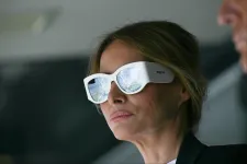Melania Trump egymilliárdos perrel fenyegeti Hunter Bident