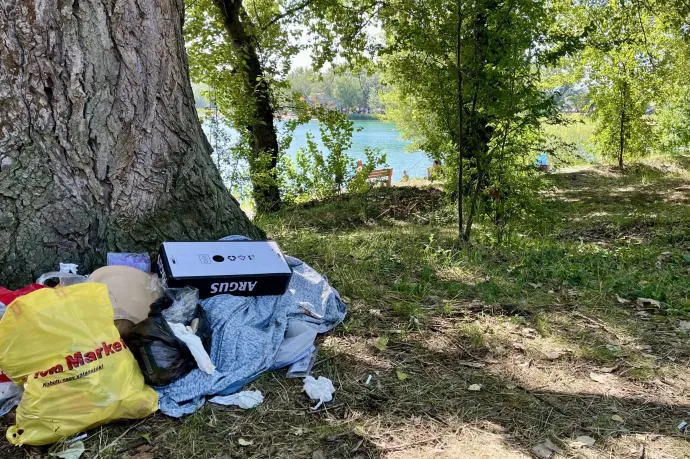 Hulladék az illegális fürdőhely mellett – Fotó: Kovács Pál / Telex