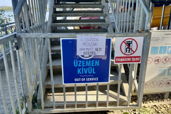 A csúszda lezárva áll – Fotó: Kovács Pál / Telex